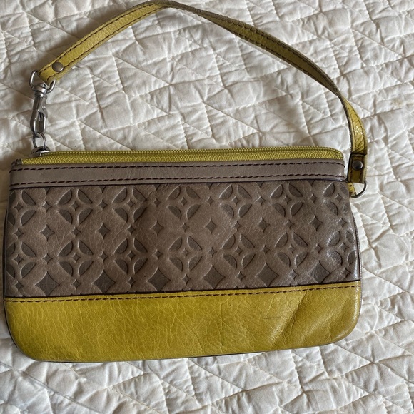 Fossil wristlet - Picture 2 of 3
